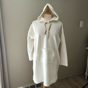 Koolaburra by UGG. SMALL. EXCELLENT CONDITION. Cream.